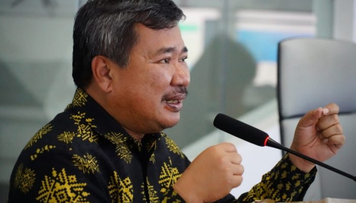Infrastuktur Jalan Cepat Rusak, Bupati Garut Berencana untuk Gunakan Aspal Plastik