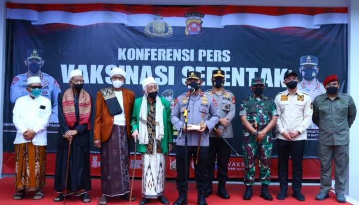 Apresiasi Ulama di Banten Ikuti Vaksinasi, Kapolri: Kabar Baik dan Motivasi bagi Masyarakat