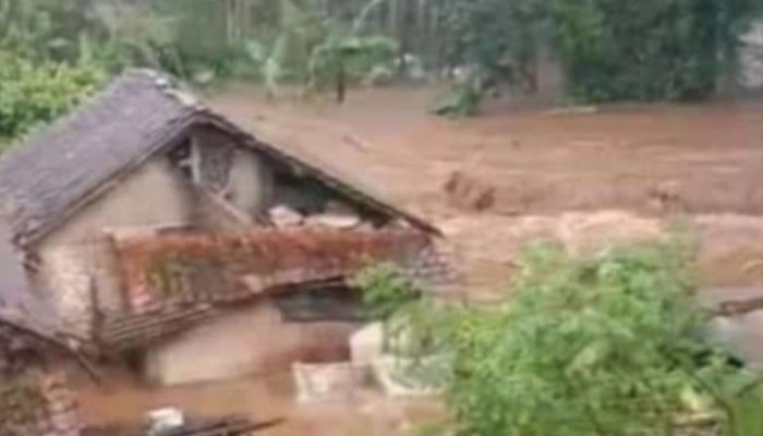 Hujan Guyur Hulu Sungai Cimanuk, Dua Kampung di Cikajang dan Cisurupan Terendam