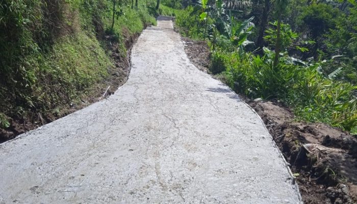 Sudah Dirabat Beton, Jalan Bantuan Bupati Garut di Desa Sukajaya Segera Dilaburi Aspal