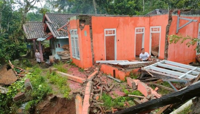 Takut Bencana Susulan, Empat KK Terdampak Pergerakan Tanah di Singajaya Masih Mengungsi