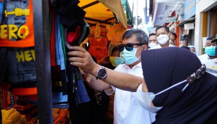 Bupati Rudy Gunawan Izinkan PKL Berjualan di Pengkolan Garut Asal Jalankan Prokes