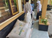 Tiga Kelompok Tani di Talegong Dapat Bantuan Pupuk dari Dinas Pertanian