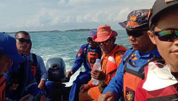Tim SAR Masih Lakukan Pencarian Wisatawan yang Terbawa Arus di Pantai Sayangheulang