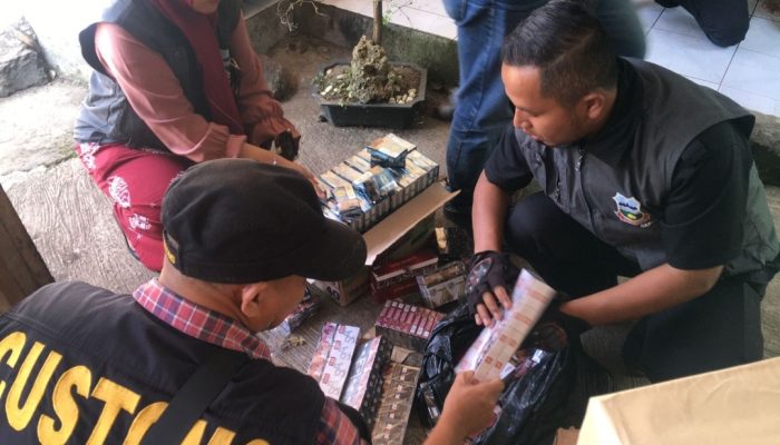 Tim Satgas Peredaran Rokok Ilegal Sasar Pasar di Garut, 160.464 Batang Diamankan