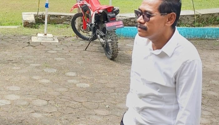 Kadis PMD Garut Jalan Kaki Sejauh Dua Kilometer untuk Tinjau Potensi Wisata Desa Sukajaya
