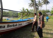 Maksimalkan Hasil Tangkapan, Wabup Helmi Budiman Berikan Perahu kepada Nelayan Garut Selatan