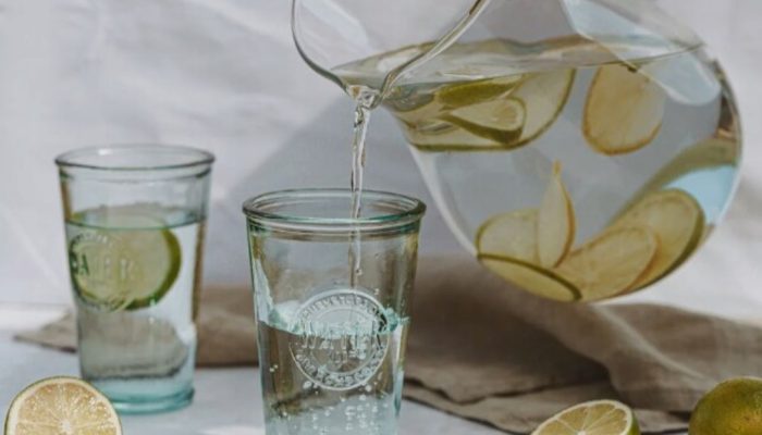 Tiga Rahasia Umur Panjang Orang Jepang dan China, No 1 Banyak Minum Air Putih