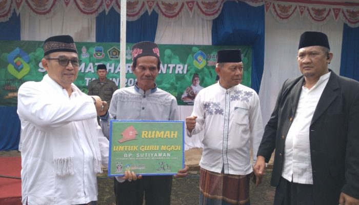Hari Santri, Seorang Guru Ngaji di Mekarmukti Dapat Bantuan Rumah Tinggal