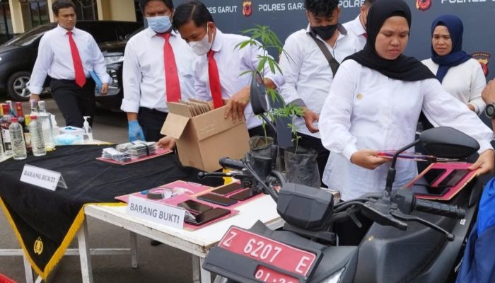 Gunakan Kendaraan Dinas, Pegawai Honorer di Pemkab Garut Jual Sabu-sabu