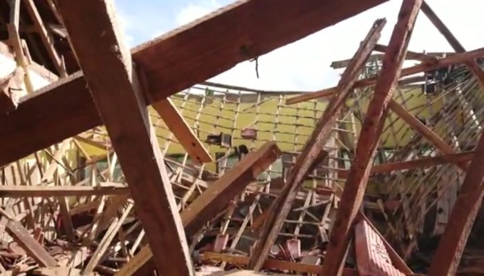 Lama Dibiarkan Rusak, Atap Bangunan SDN 2 Talagasari Banjarwangi Roboh