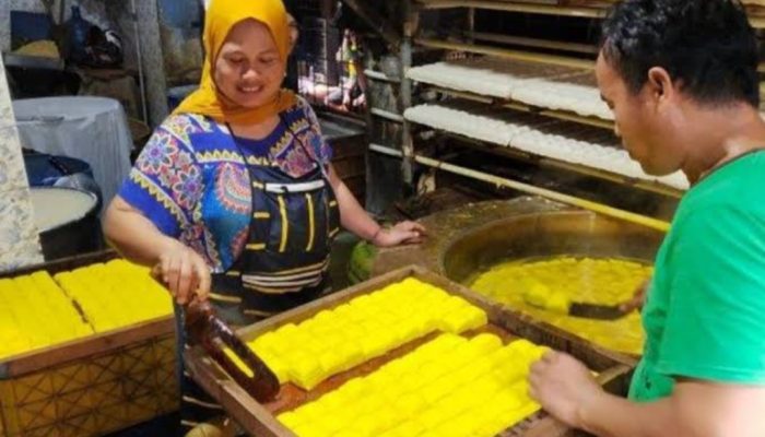 250 Perajin Tahu Tempe di Garut Terima Subsidi Pembelian Kacang Kedelai Masing-masing Rp3 Juta
