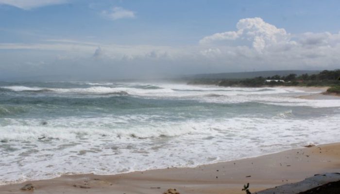 Pantai Karangpapak Garut Selatan, Destinasi Wisata Pilihan Saat Libur Akhir Tahun