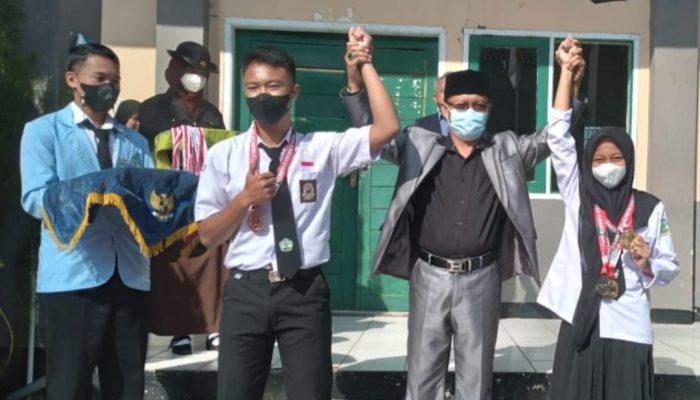 Orangtua Siswa dan Kades Garumukti Terharu Saat Seorang Siswa Dapat Bea Siswa SMK Nuurul Muttaqiin