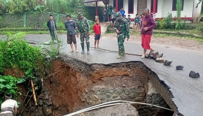 Jalan Jembatan di Singajaya Dilaporkan Amblas, Camat: Terjadi Setelah Turun Hujan