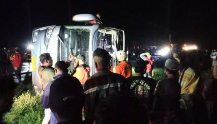 Bus Rombongan SMPN 3 Garut Alami Kecelakaan di Purworejo, Tabrak Sepeda Motor Lalu Terguling