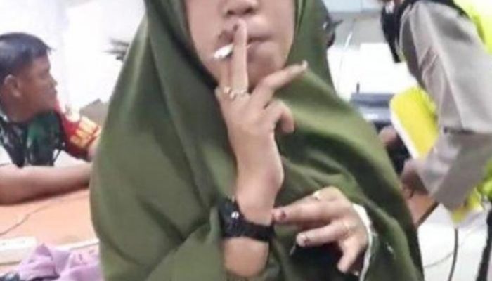 Copet Berhijab yang Diamankan Saat Beraksi di Masjid Al Jabbar Seperti Orang Linglung