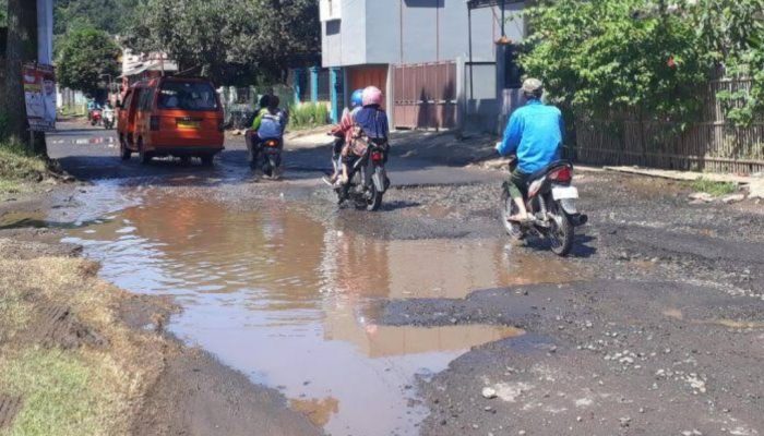 Sebelum Lebaran 2023, Jalan Bolong-bolong di Garut Harus Selesai Diperbaiki
