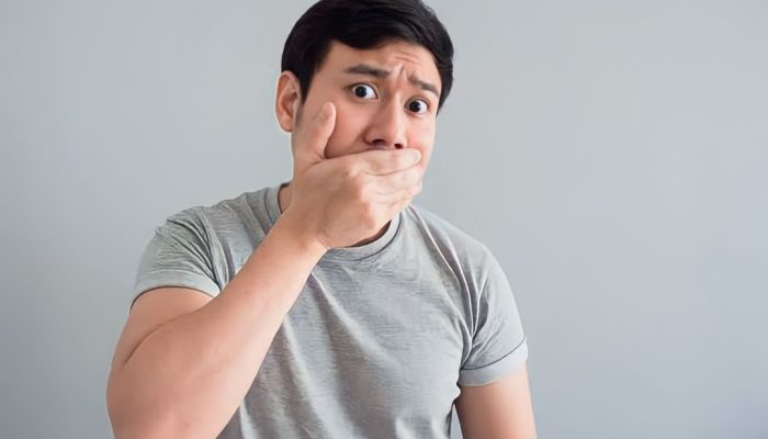 Sejumlah Kebiasaan yang Bisa Picu Bau Mulut Saat Berpuasa, Apa Saja?