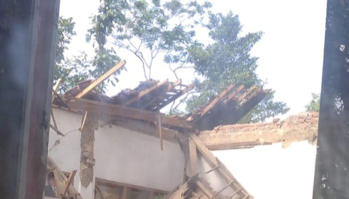 Dua Sekolah di Garut yang Atapnya Ambruk Akibat Hujan Deras Segera Diperbaiki