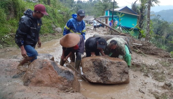 Garut Dikepung Banjir pada Rabu, Sejumlah Fasum dan Rumah di Lima Kecamatan Rusak