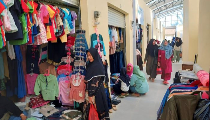 Pasar Rakyat Jabar Juara di Cisewu Sudah Dua Pekan Beroperasi, Pembeli Berangsur-angsur Ramai