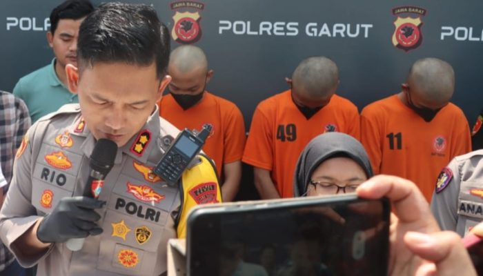 Keroyok Polisi Saat Berkunjung ke Santolo, Tiga Wisatawan Ditangkap dan Diancam 7 Tahun Bui