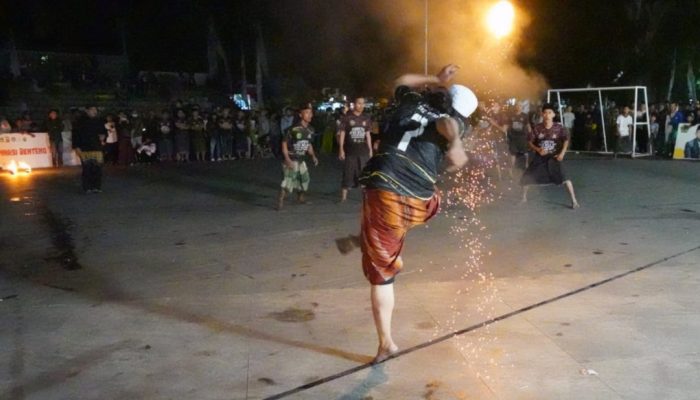 Setelah Mati 58 Tahun, Olahraga Rekreasi Sepakbola Api Akan Dihidupkan Lagi di Garut