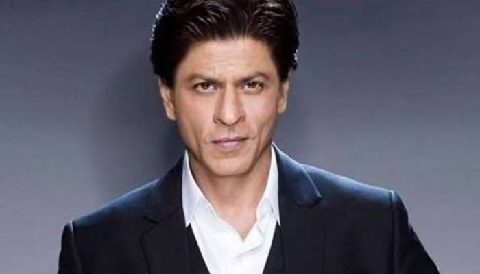 Shah Rukh Khan Pertama Kali Salat Ketika Mengharapkan Kesembuhan Ibunya