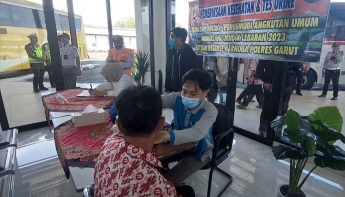 Puluhan Sopir Angkutan Penumpang di Garut Dites Urine, Semuanya Negatif Narkoba