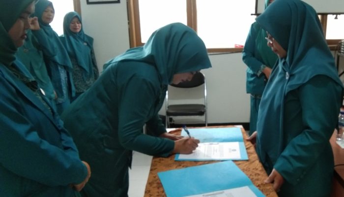 Dua Kades di Cigedug Berganti, Ketua Tim Penggerak PKK pun Alami Nasib Serupa