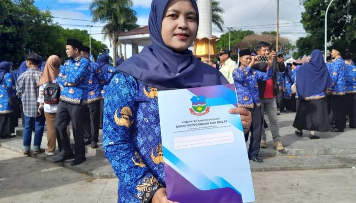 3.295 Guru Honorer di Garut Dilantik Jadi PPPK, Tintin Bertekad Akan Lebih Semangat Mengajar