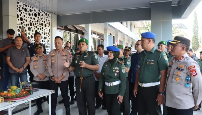 Puluhan Anggota TNI Geruduk Markas Polres Garut, Ada Apa?