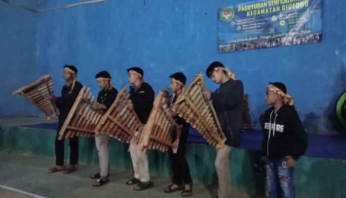 Bikin Bangga, Generasi Muda di Cigedug Garut Masih Lestarikan Seni Calung
