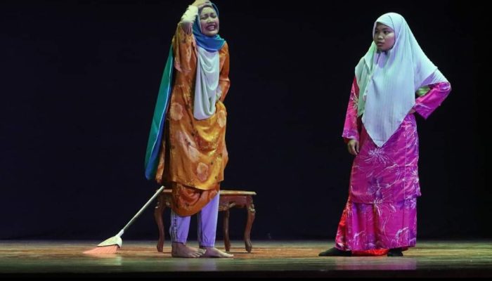 “Dukun-dukunan” Teater Pedal, Keikhlasan dan Kebersahajaan Anak Pesantren
