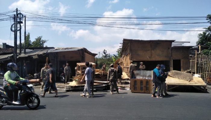 Kios Penjual Miras di Haurpanggung Dibongkar Satpol PP, Warga pun Mengaku Senang