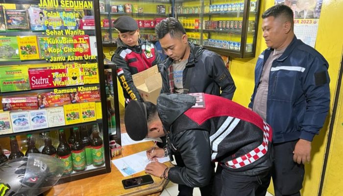 Jadi Biangkerok Tindak Pidana, Dua Kios Jamu di Jalan Raya Garut — Bandung Dirazia Polisi