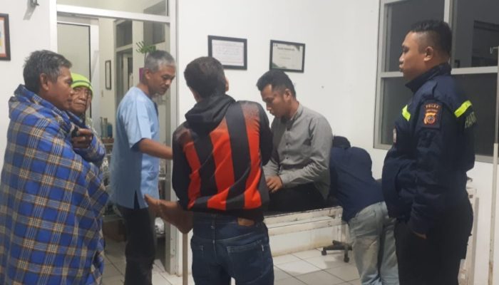 Mati Mesin di Tengah Tanjakan Kapten, Mobil Pickup Bermuatan Pupuk Mundur Lalu Masuk Jurang