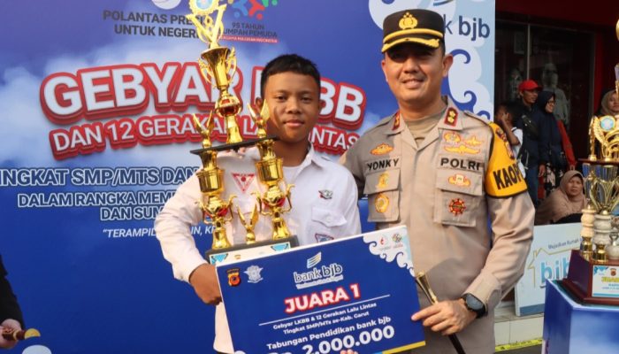 SMAN 4 Garut Sabet Piala Bergilir Kapolres dalam Kejuaraan LKBB HUT ke-68 Lantas