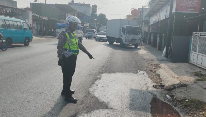 Tergelincir Saat Hendak Mendahului Bus, Pemotor Asal Banjar Tewas Terlindas di Jalan Raya Limbangan