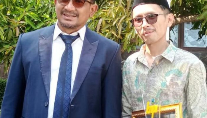 Sekretaris LKNU Garut Raih Penghargaan Bidang Kesehatan dari Bupati Rudy Gunawan