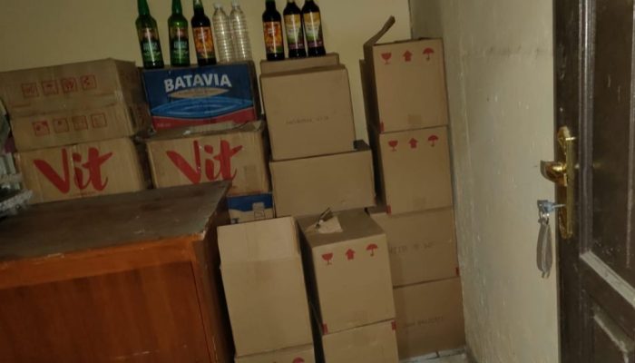 672 Botol Minuman Keras Ditemukan di Salah Satu Rumah di Perumahan Buana Residence Garut