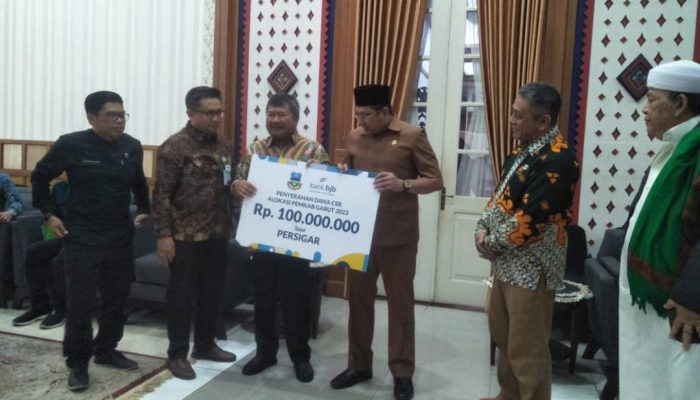 Akan Berlaga di Kompetisi Piala Soeratin U-17, Persigar Terima CSR BJB Rp100 Juta