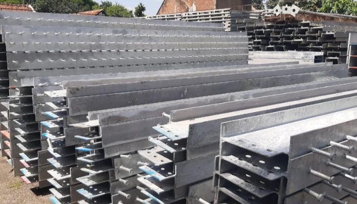 Tersimpan di Dua Lokasi, Komponen Rangka Baja Jembatan Terpanjang di Jabar Seberat 1.100 Ton