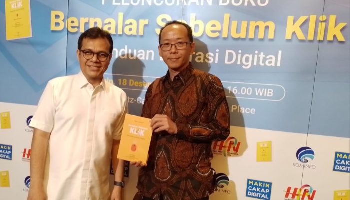 Road To HPN 2024, Wamenkominfo Nezar Patria Luncurkan Buku “Bernalar Sebelum Klik”