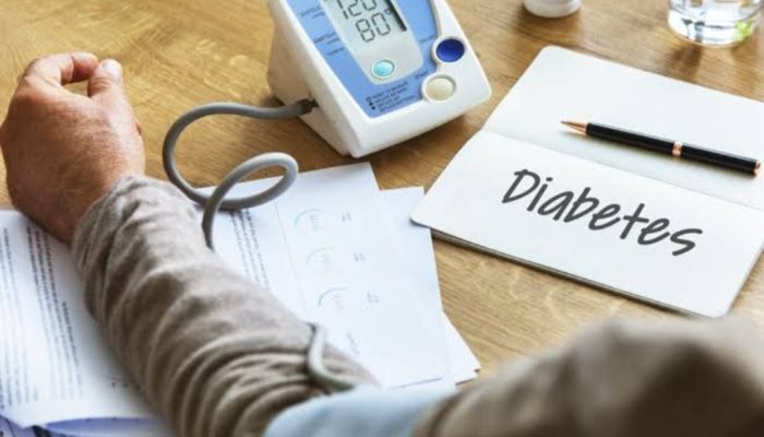 Cegah Gangguan Tidur, Penderita Diabetes Perlu Membuat Jadwal Rutin Makan Malam