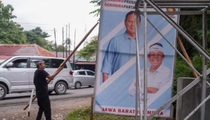 Dedi Mulyadi Tertibkan Sendiri APK Partai Gerindra dan Prabowo-Gibran pada Masa Tenang