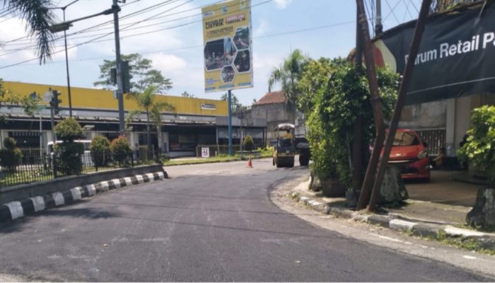 Ditambal Sulam Hotmix, Kini Kondisi Jalan Brigjen Waskita Kusumah Tampak Mulus