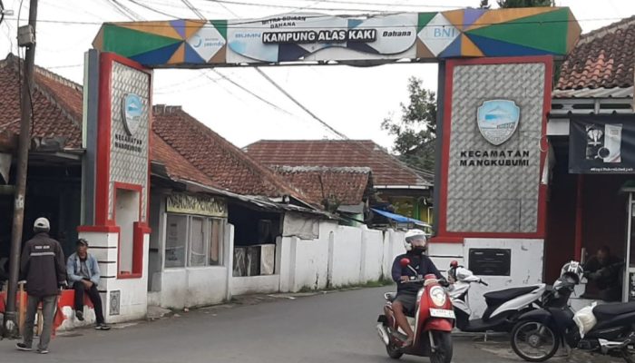 Banjir Sering Rendam Jalan Singaparna-Tasikmalaya, Diduga Kuat Penyebabnya Saluran Pembuangan Air yang Tersumbat