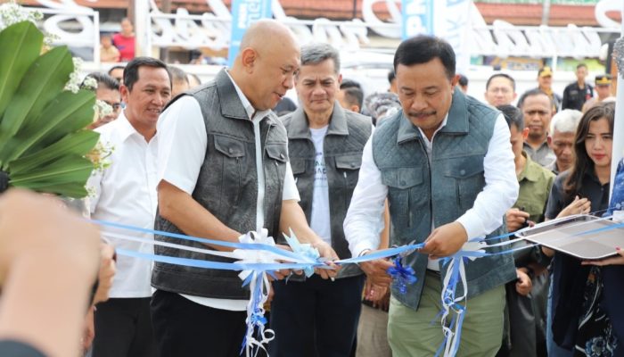 Teten Masduki dan Barnas Adjidin Resmikan Rumah Produksi Bersama untuk Peningkatan Kualitas Produk Kulit Garut